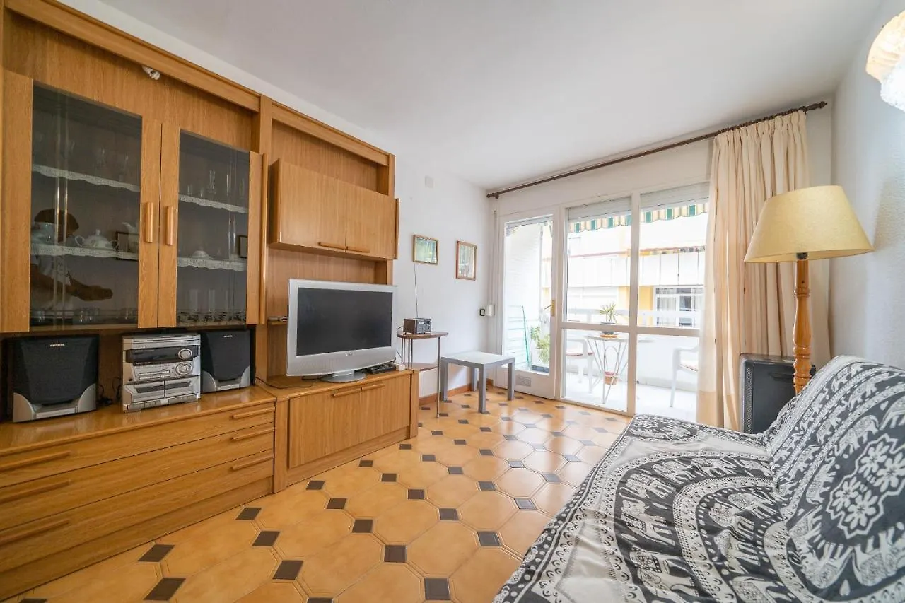 Homeholidaysrentals Tarongers Pineda de Mar Apartment
