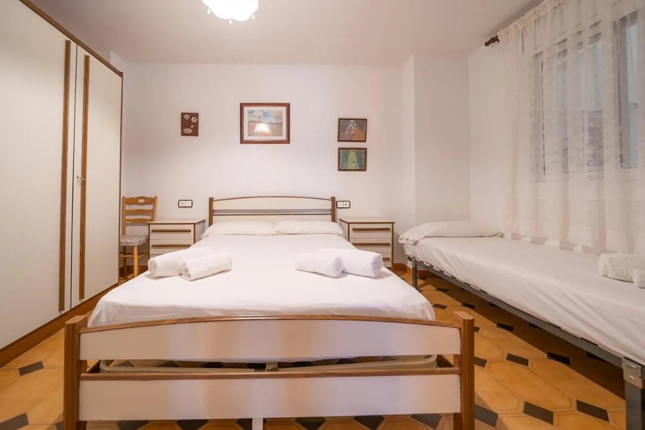 Homeholidaysrentals Tarongers Pineda de Mar Apartment